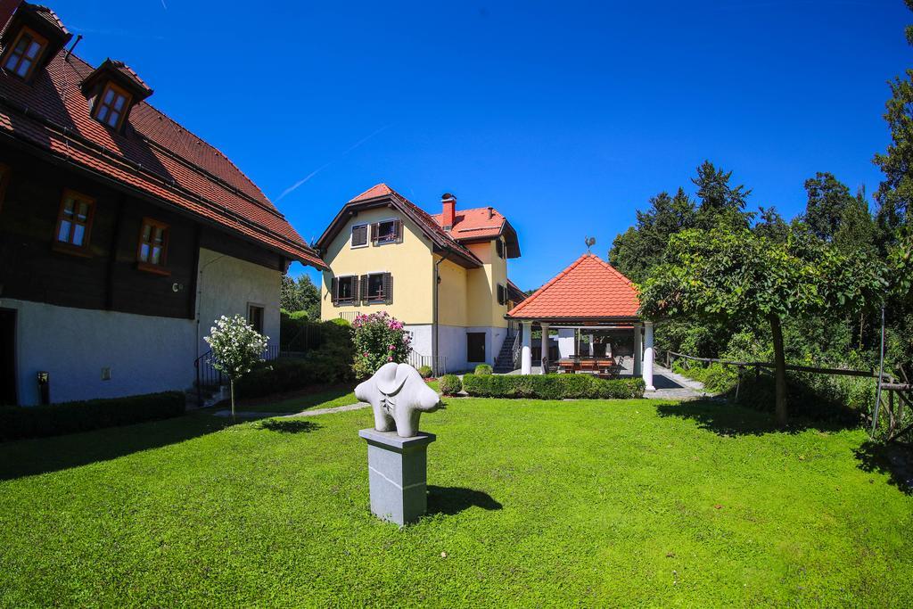 Country House Na Skaluc Guest House Lasko Exterior photo